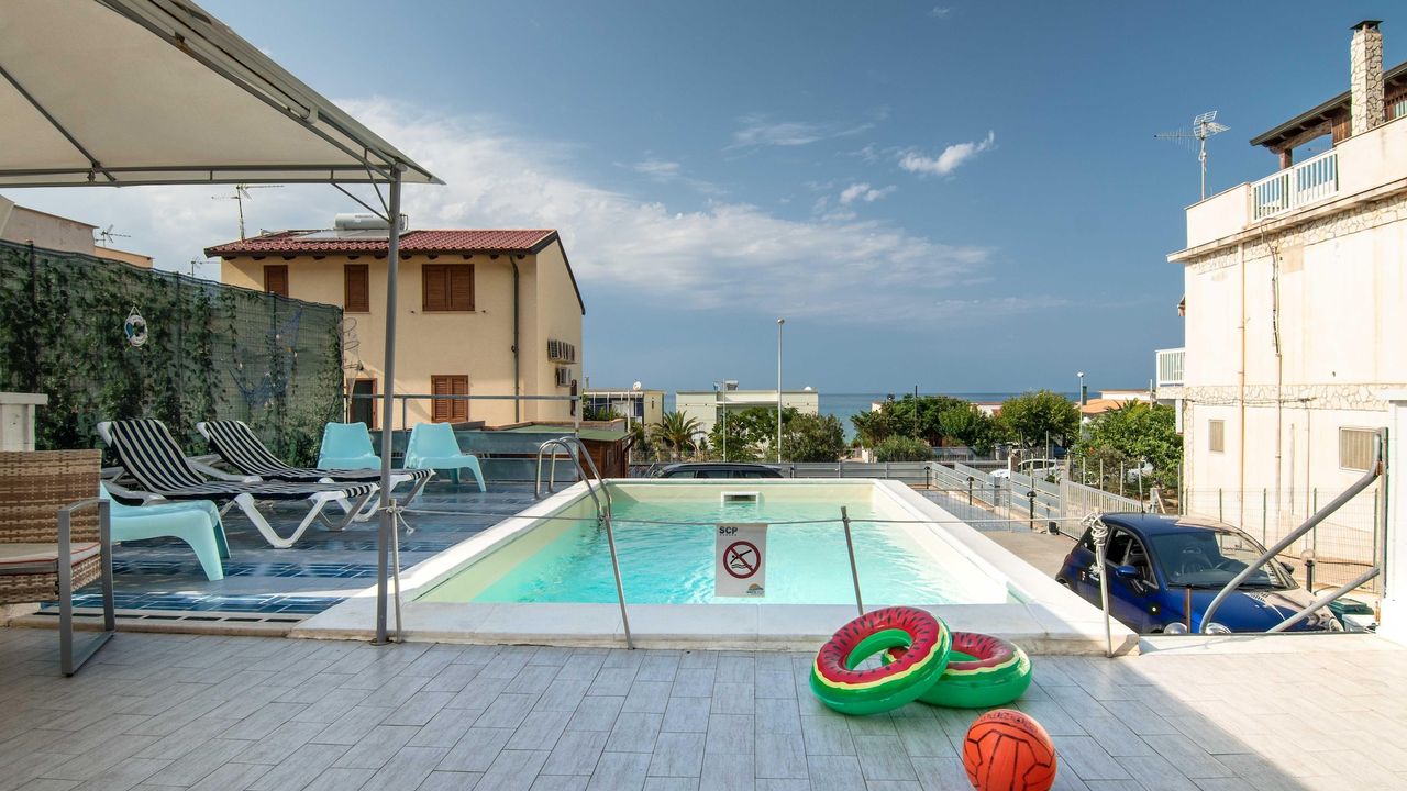 PoolOfHouse PoolOfHouse